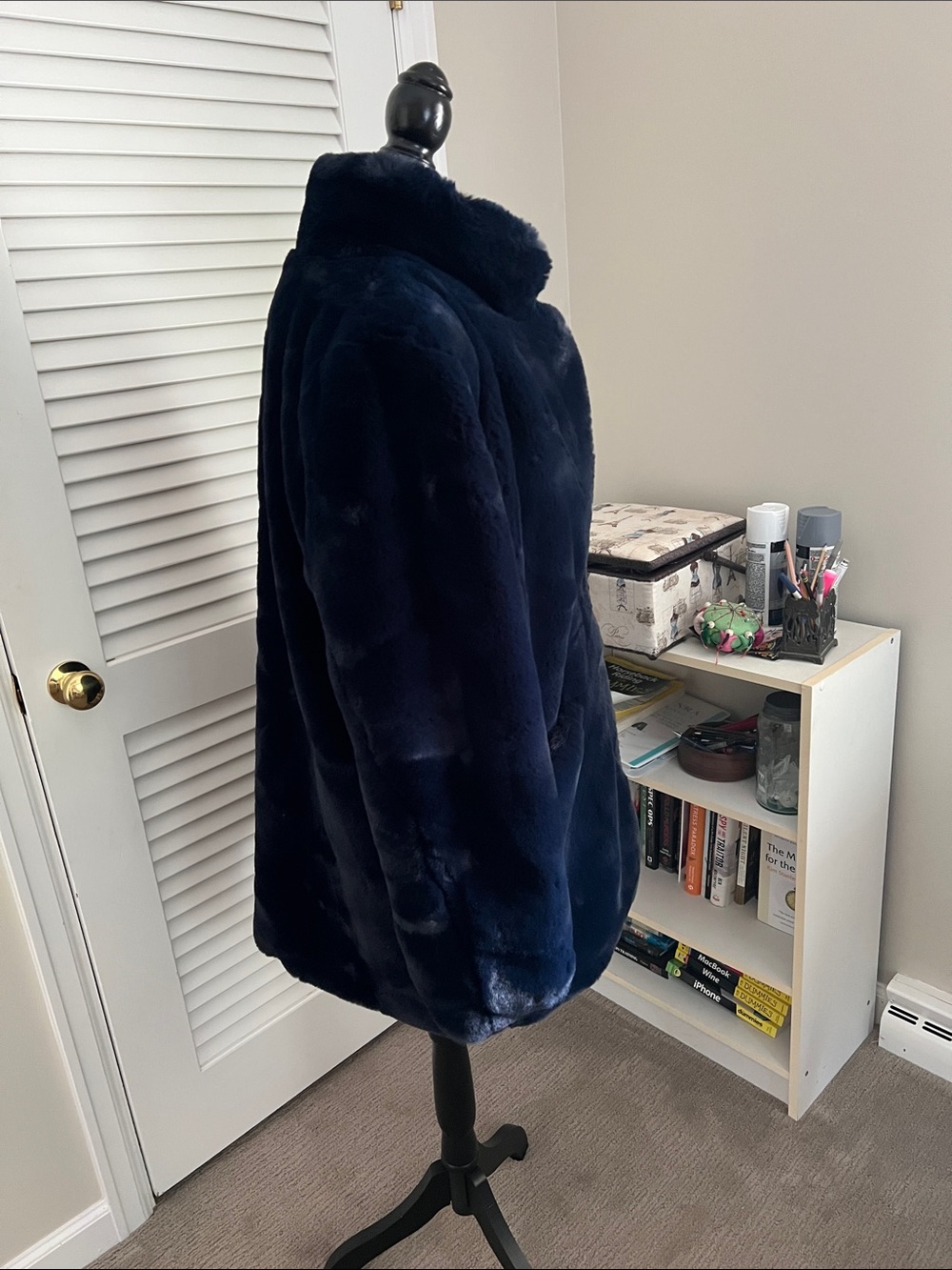 Faux fur coat size L. - Picture 4 of 8